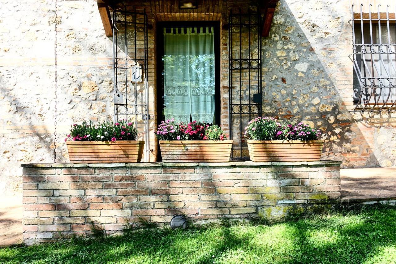 Agriturismo Montioni Совичиле Екстериор снимка