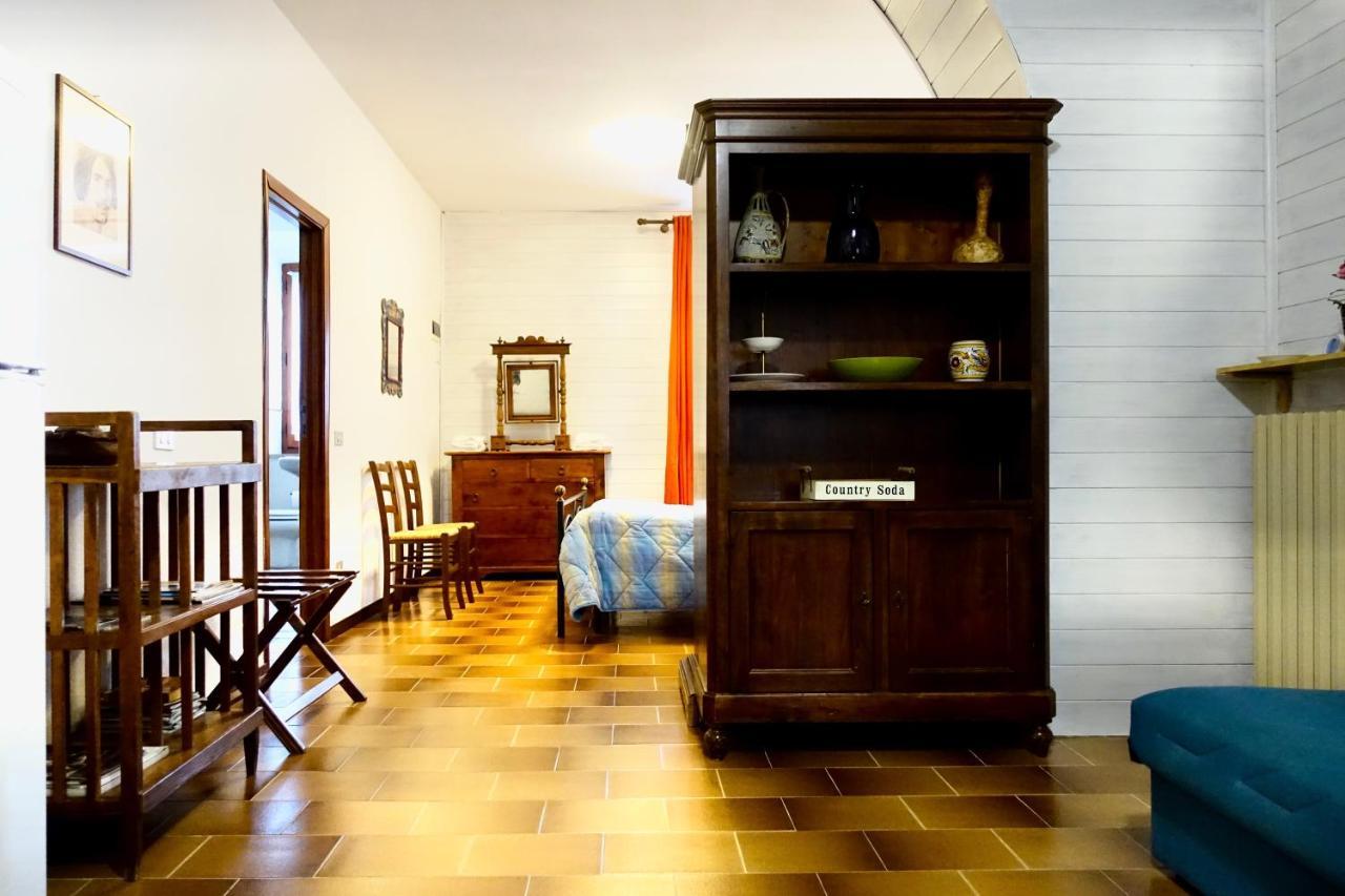 Agriturismo Montioni Совичиле Екстериор снимка